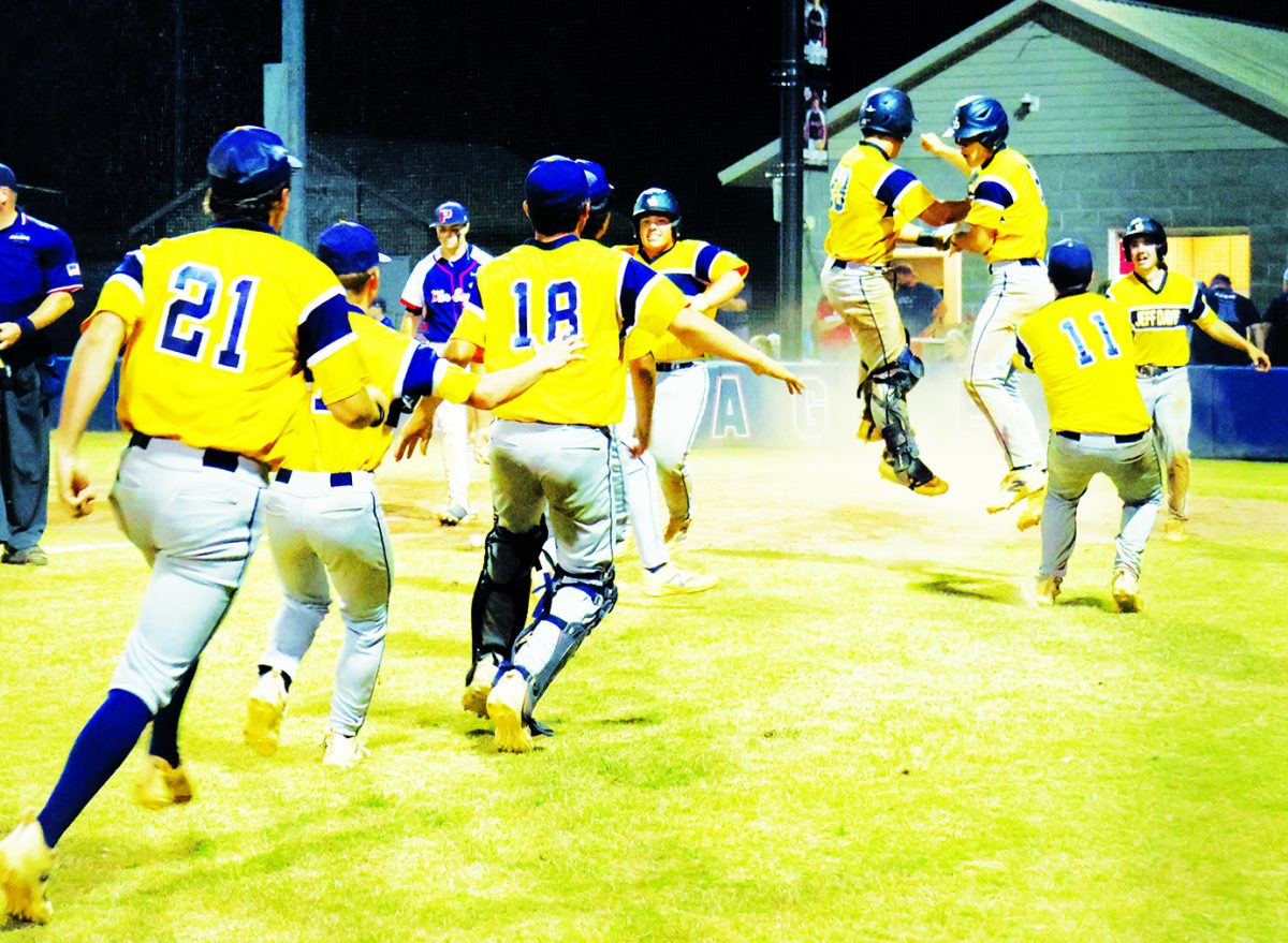 Bottom of the 7th rally lifts Jackets over War Eagles – Jeff Davis Ledger